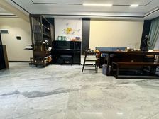 南国花园 豪华装修 带60方平台花园 业主急售 看房方便