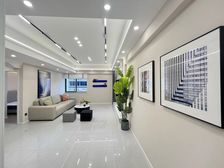 杨家坪步行街中间,全新装修三房,近轻轨,可拎包入住