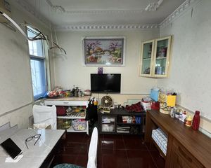 新典新村2室1厅1卫南朝向179.0万元/套出售