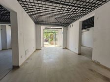 一楼大院 毛坯 实验二中 门前有车位 价格可议