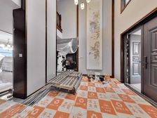 林隐天下 上叠别墅 全新装修 室内电梯 已扩建 带2个车位