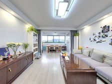 金湾华庭电梯房 中庭位置 新装修三年 保养很好