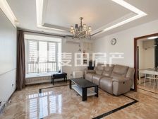 世华泊郡3室2厅精装修