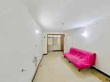 一楼送天井10平,厨卫全明,中间位置,满五税少,出门淞虹地鐡