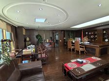 繁华地段 天朗经开中心 585平 红木家具 办公 接待 急租