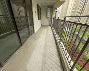带车位,亏40个,落地窗中南保利樾府,162平客厅朝阳四室