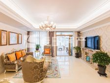 龙湾别墅 下叠4室2厅 精装修拎包住 前后花园 随时看