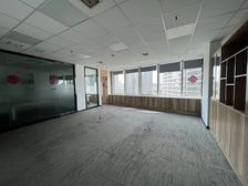 都市之门B座(2办16人间 带机房)贴心物业 车位足 随时看