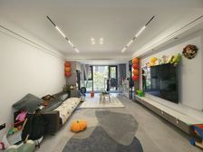 中央公园香港置地品质房源。精装四房,246万,房源保真!