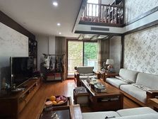(新上洋房顶跃业主急售)出行方便,住家安静,价格可谈