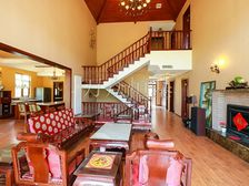 占地1200平花园800平!北侧邻中心花园!位于小区正中心!