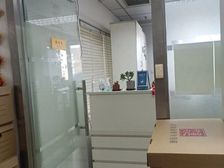 840㎡整层面积,精装修,4.5元含物业管理费和暖气费