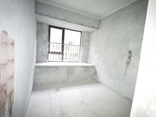 璞缇1号一期4室2厅2卫南朝向135.0万元/套出售