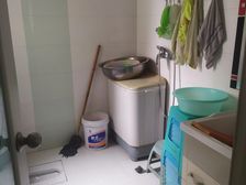 东方之骄2室2厅1卫南朝向33.0万元/套出售