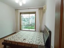 黄桷堡住宅小区3室2厅2卫 正南 精装修 楼层好 满2年