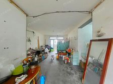正宗南北通户型,13号地鉄口,满五年,小区有地下车库!