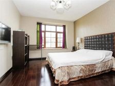 保利垄上4室2厅精装修