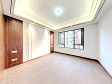 洋房,四开间朝南,精装未入住,中间楼层