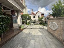 中央香榭豪装独栋,11个卧室5层,全明地下室,250平大花园