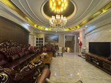 汽博豪装联排,划片捌中,业主装修300+,实际面积500平米