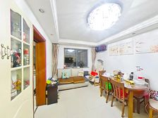 晶采南北两房,楼层位置好,看房方便