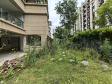 壹号湖畔内圈一楼端头洋房,带200平米大花园,土建已经完成。