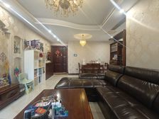 融景城品质装修大两房,品牌家具家电,朝小区中庭,住家适宜