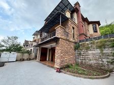 汽博中心精装双拼别墅 融创勋爵堡 六房 大花园 视野开阔