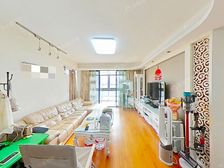小区中间位置、带三阳台+附产权车位,精装修+看房随时