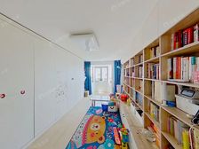 新上三居双卫一个是明卫龙潭湖南侧 东南向大三居 满五商品