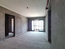小区环境好 带电梯入户,全款证在手 有,视野好