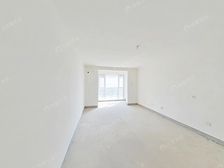 窦店世界名园两居室,南北通透,电梯洋房,下高速就是小区。