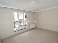 位于埃森尤特(Esenyurt)的转角双面 1+1 公寓,地