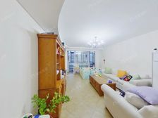 东南向双卫三居,户型方正,高层视野很开阔,满五年税费低