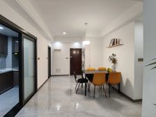 必卖!观音桥商圈,精装轻轨房,拎包入住