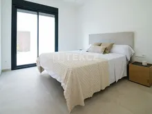 洛斯蒙特西诺斯带私人泳池和停车场的别墅