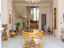 卡德柯伊(Kad?k?y)卡德博斯坦海岸附近带独立花园的别墅