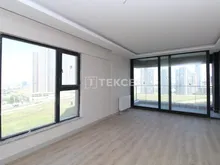 奥兰(Oran)市一个小区内的公寓,可俯瞰山谷和城市景色。