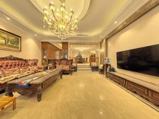 林隐天下 下叠别墅 精装修 总三层 价位可大谈 带两个车位