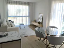 Algorfa 白色海岸带泳池的当代高尔夫别墅