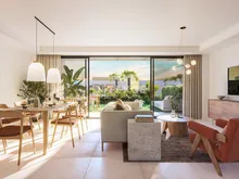 米哈斯太阳海岸的别墅与自然融为一体