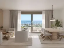 埃斯特波纳的公寓,设有俯瞰大海的露台