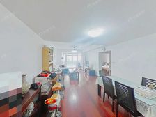 2室·2厅 垫高大花园,出行方便;南北通透 只收1个点