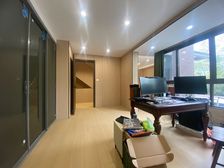 两江新区 区府旁全新精装合院大五房端户只要290万