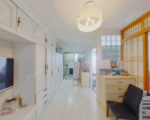 地铁口永达逸家精装修两居室满五唯一