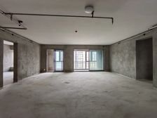 抵款房 大横厅 单价9000 带8属书包 楼下双地铁