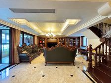 光环旁 金科精装上叠,带大露台,出则繁华入则宁静!