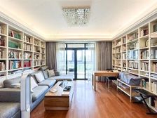 楼层好,保养佳,有车位,诚意出售,看房联系小张,随时方便