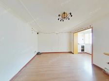 地铁沿线+燕山杰辉苑+南北通透+中间楼层+2室1厅