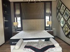 橡树澜湾 法式双拼 精装修 花园300 地上2层卖清水价